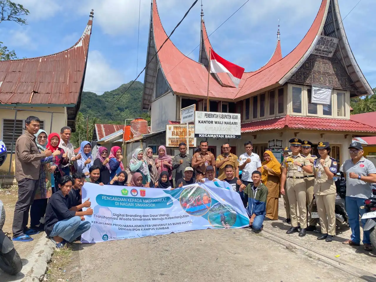 Simarasok Tourism Transforms: Collaboration between the Management Study Program of the Faculty of Economics and Business Bung Hatta University (UBH) and the Institute of Public Administration (IPDN) of West Sumatra