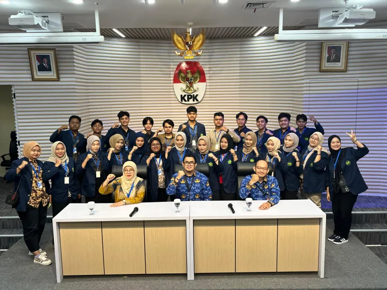 The Constitutional Law Section held a Field Lecture by Visiting 4 Institutions and 2 Campuses in Jakarta