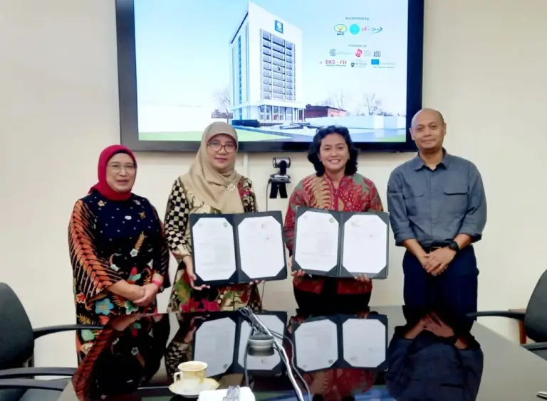 Signing of the MoA between the Faculty of Law Bung Hatta University and the Faculty of Law Airlangga University