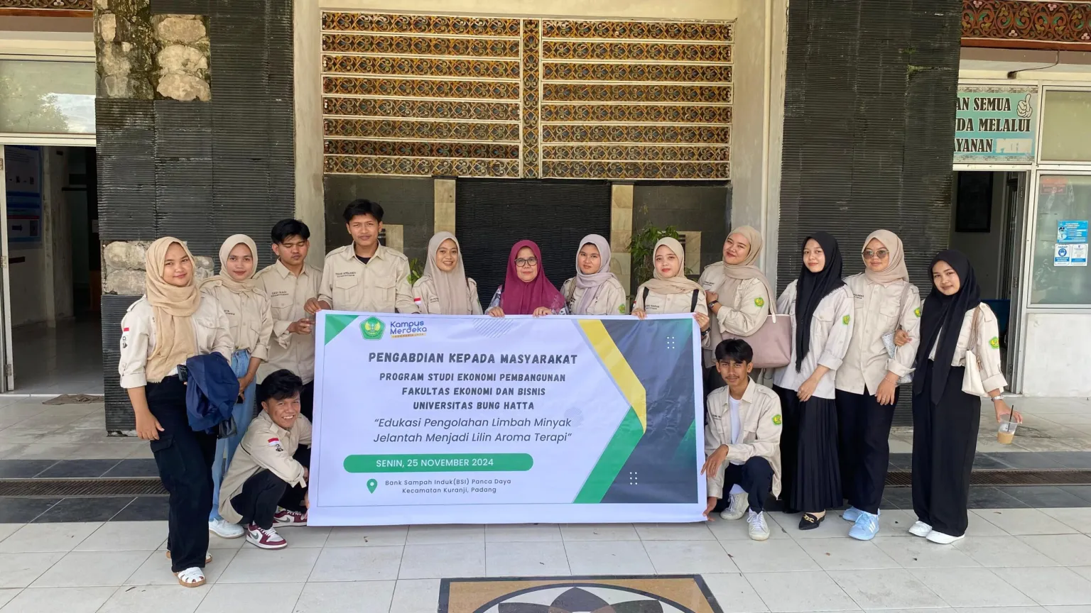 My Trash Is My Responsibility: The Development Economics Study Program Educates on Processing Used Cooking Oil into Aromatherapy Candles