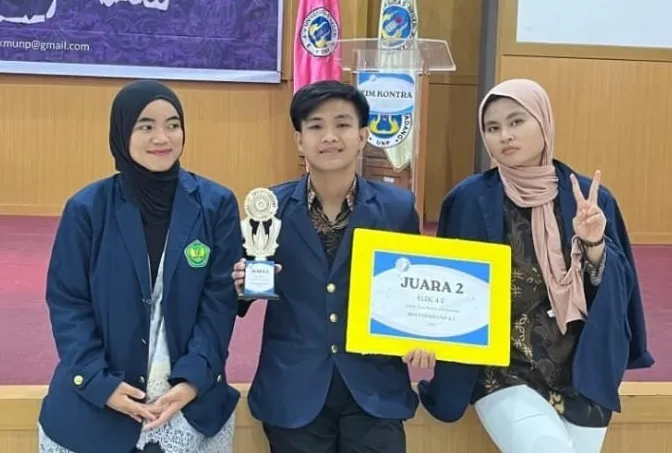 The Development Economics Debate Team from the Faculty of Economics and Business, Bung Hatta University, Won Second Place in the Empow Law Debate Competition