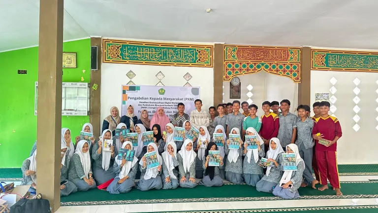 Bung Hatta University's Faculty of Economics and Business (FEB) Holds Digital Marketing Training for Students of SMAN 2 Sungai Limau and Signs PKS & IA