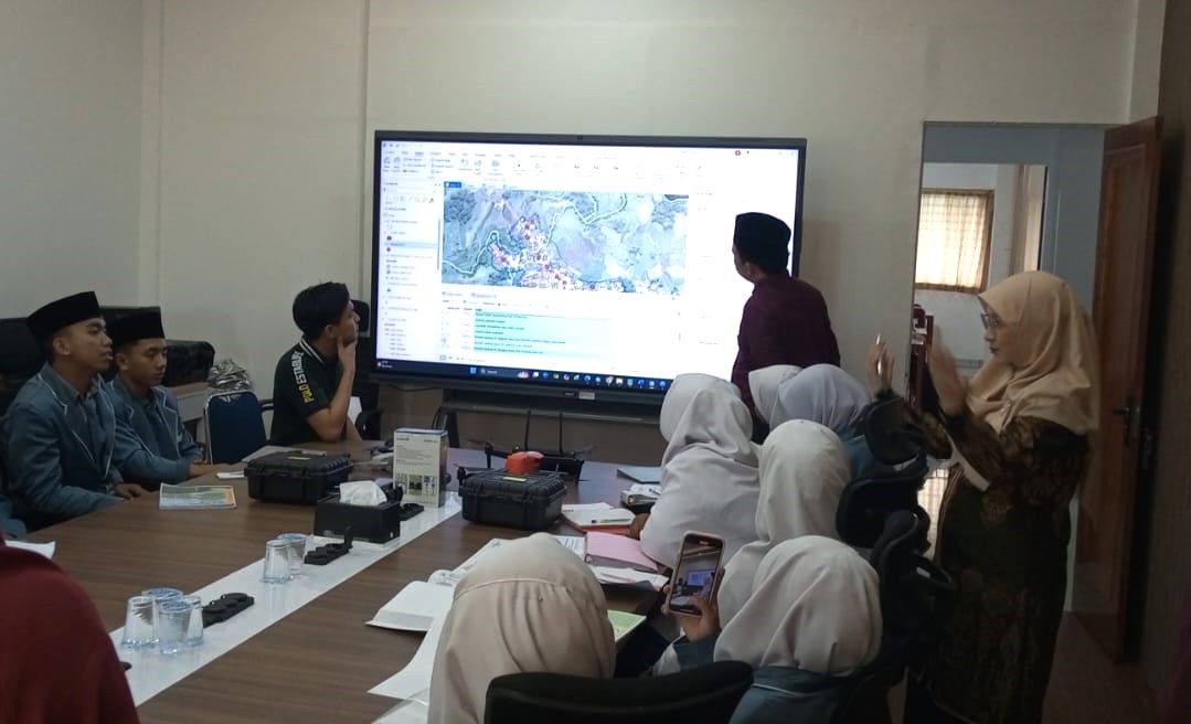 Visit of SMA IT Andalas Cendikia Students to Faculty of Civil Engineering