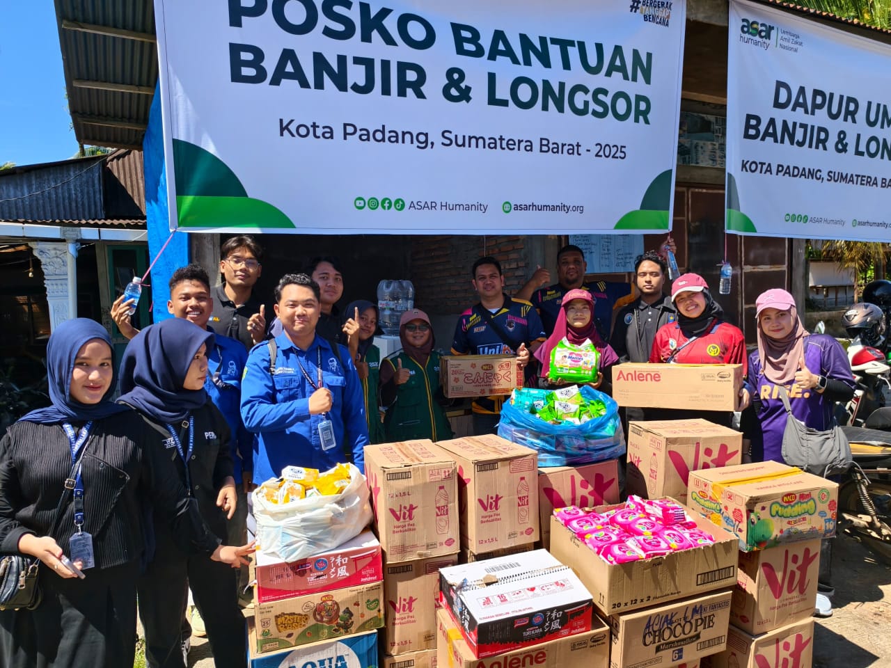 TRKJ Students of Universitas Bung Hatta and MIIT UniKL Deliver Humanitarian Aid to Flood Victims in Padang