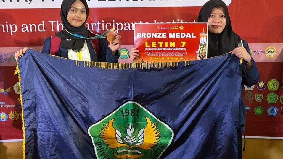 Universitas Bung Hatta Industrial Engineering Students Win Bronze Medal at National Essay Competition